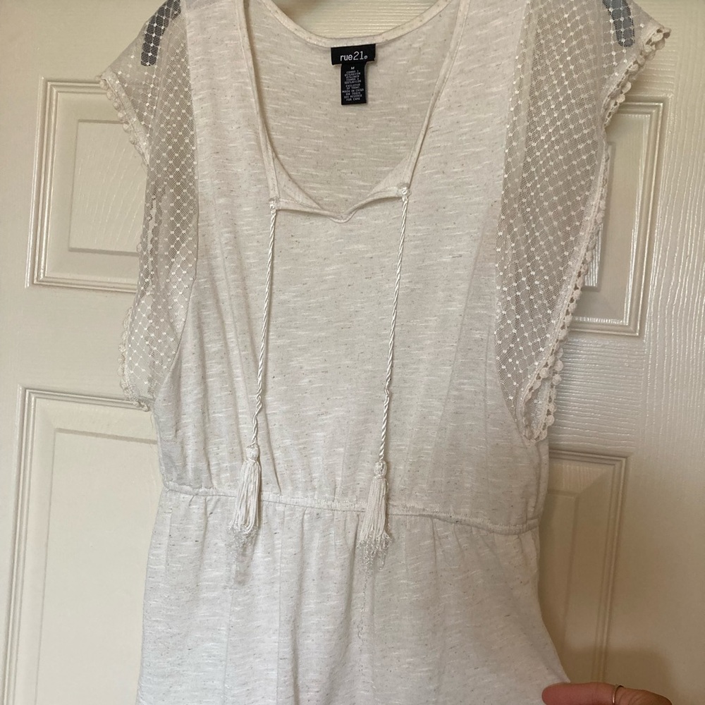 Rue 21 Sandy/Off-White Blouse